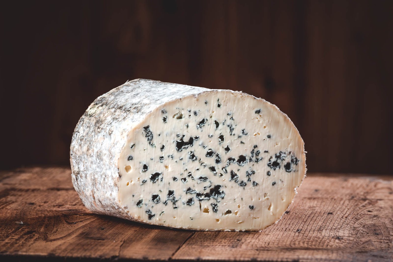 La Fourme d'Ambert, fromage AOP cylindrique