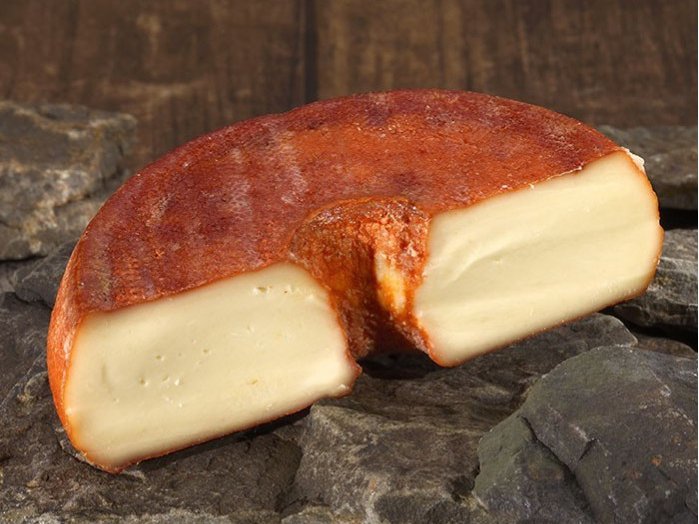 Le Murol, fromage auvergnat percé en son centre
